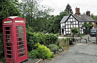 Lychgate Cottage Tearoom Deli outside