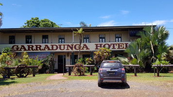 Garradunga Hotel outside