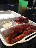 Us Wings Deli food