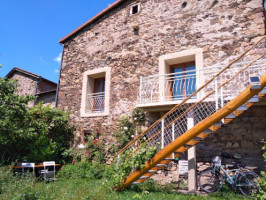 Auberge de Chassignolles Restaurant outside