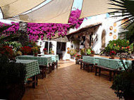 El Rancho Bar Restaurante inside