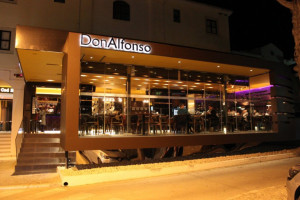 Don Alfonso outside