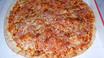 Maxi Pizza food