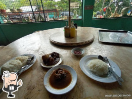 Hilltop Kambingan Bulalohan food