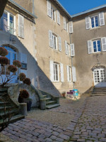 Auberge La Boucheliere outside