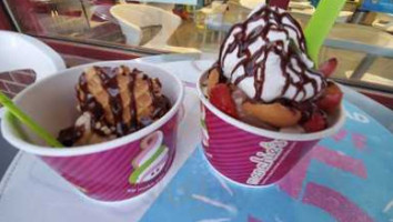 Menchie's Frozen Yogurt food