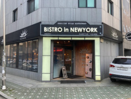 Bistro In Newyork outside