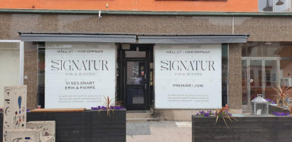 Signatur Vin Bistro outside