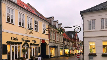 Cafe Fruens Vilje outside