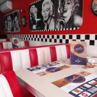 Bella Pizza Diner Evora inside