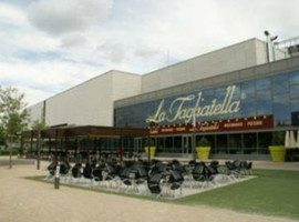 La Tagliatella Parquesur outside