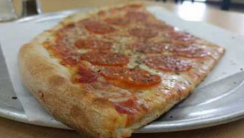 Giovanni's Pizza food