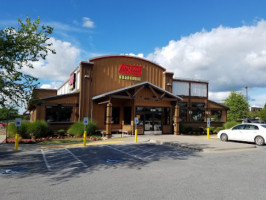 Logan's Roadhouse Rogers outside