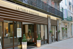 La Table d'Antoine outside