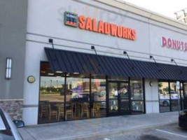 Saladworks outside