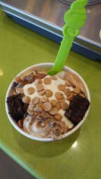 Menchie's Frozen Yogurt food