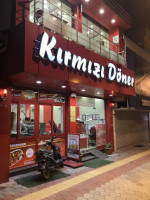 Kırmızı Döner outside