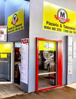 Monate Pizzaria outside