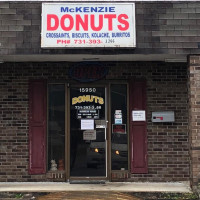 Mckenzie Donuts outside