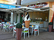 Helados Santa Lucia inside