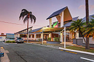 Mount Gravatt Hotel outside