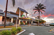 Mount Gravatt Hotel outside