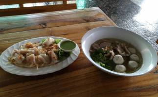 ก๋วยเตี๋ยวเส้นปลาจุฑามาศ food