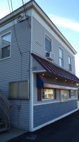 Avellino Bakery Pizza outside