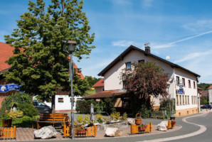 Dorfgasthof Zum Lowen outside