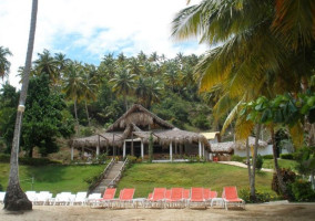 Cayenas Del Mar outside