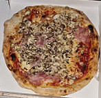 Pizza Trinita food