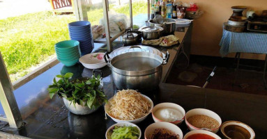 ก๋วยเตี๋ยวไก่มะระคุณชาย food