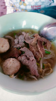 ก๋วยเตี๋ยวชลอ food