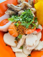 ก๋วยเตี๋ยวนินู ไอติมบุฟเฟ่ food