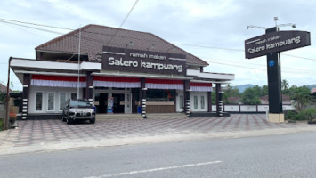 Rm Salero Kampuang outside