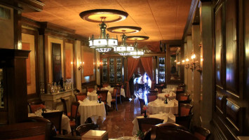 La Famiglia Restaurant food