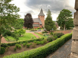 Burg Wassenberg By Savio outside