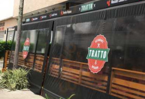 Tratto Rotisseria outside