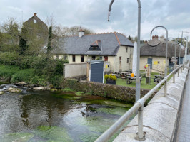 The Old Thatch outside