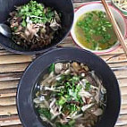 ร้านก๋วยเตี๋ยวไก่ป้าจัด food