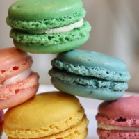 Le Macaron French Pastries food