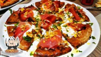 Il Connubio Ristopub-norcineria-pizzeria A Legna food