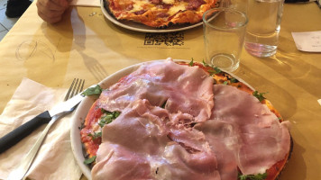 Pizzeria Raffa food