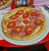 Officina Pizzeria food