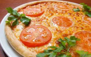 Noor Italian Pizza food