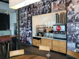 Mod Pizza E Ontario inside