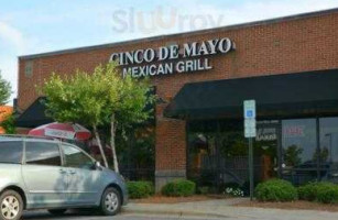 Cinco De Mayo Mexican Grill outside