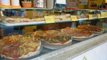 Pizzalandia food