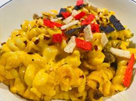 Joey G’s Mac N Cheese food