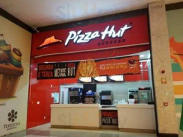 Pizza Hut Express inside